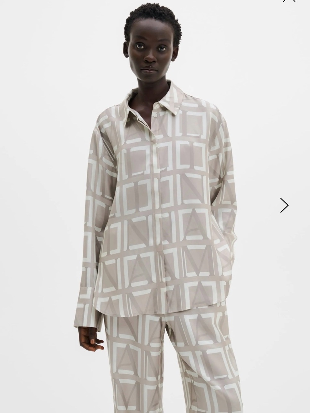 By Malina Geometric Print Button-Up Shirt in Beige gray & White size L NWT